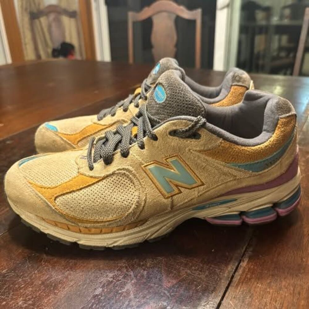 New Balance 2002R Men's Size 10 - Tan/Blue/Purple (M2002RWA)